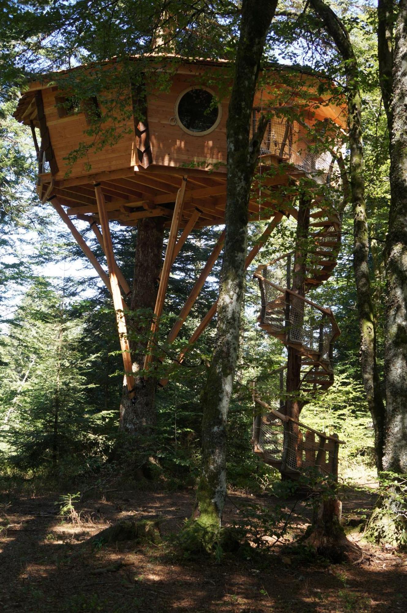 Cabanes Des Volcans Ла-Тур-д'Овернь Номер фото