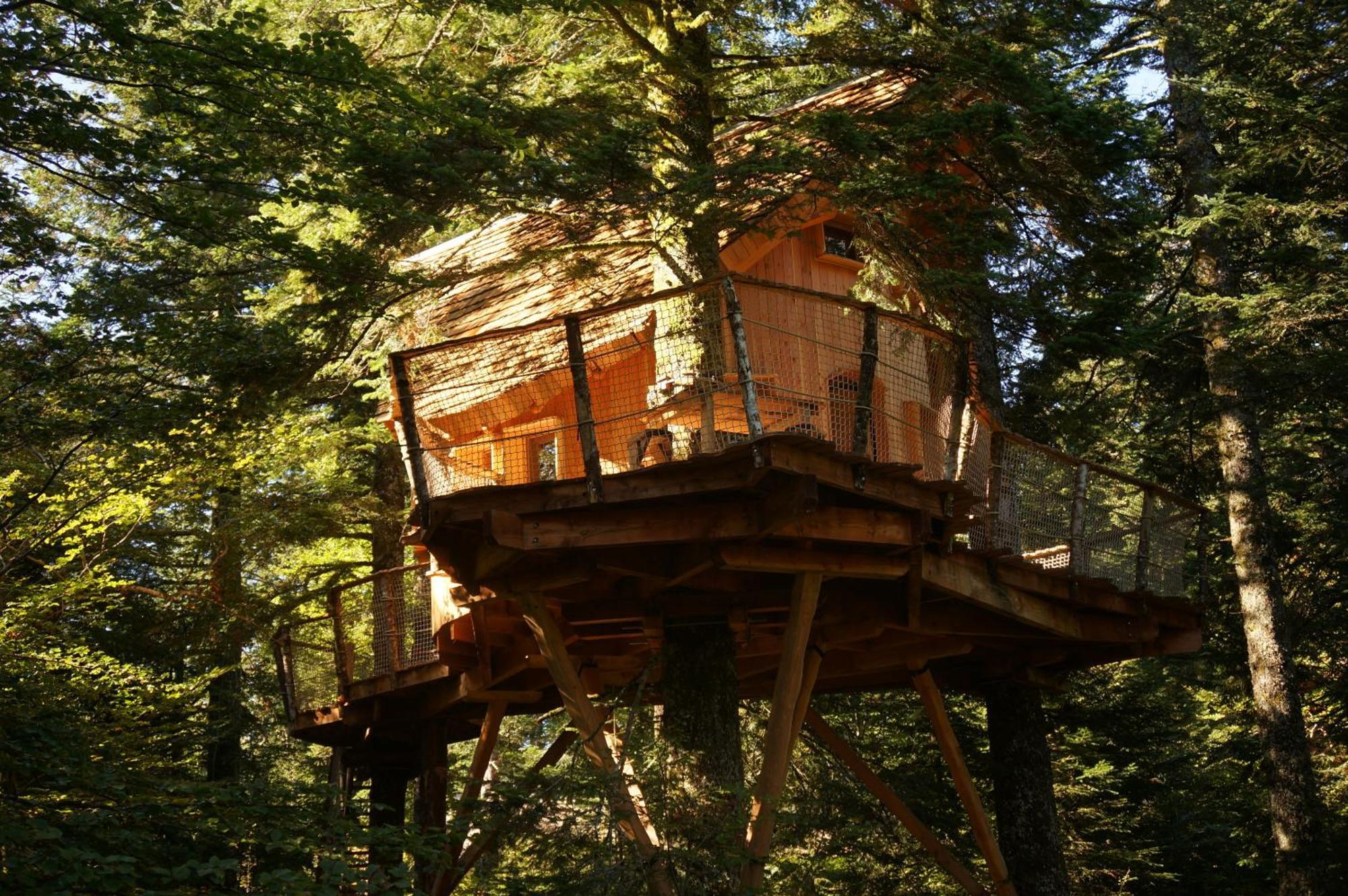 Cabanes Des Volcans Ла-Тур-д'Овернь Номер фото